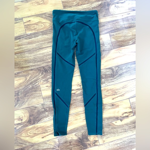 ALO Yoga | Pants & Jumpsuits | Gently Used Alo Athletic Leggings | Poshmark